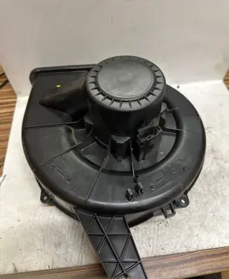 Volkswagen Fox Heater fan/blower 6Q1819015G A9674