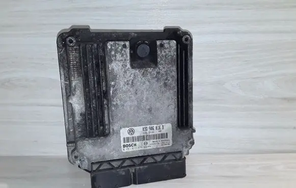Volkswagen Golf V Engine control unit/module 0281011478 03G906016B