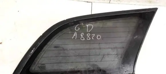 Toyota Avensis T250 Rear side window