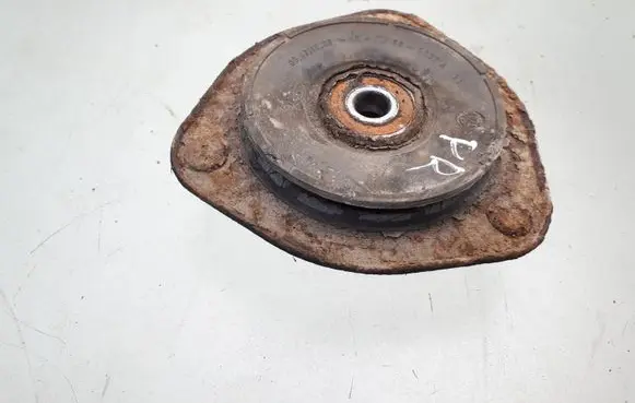 Volvo S40, V40 Front coil spring rubber mount 