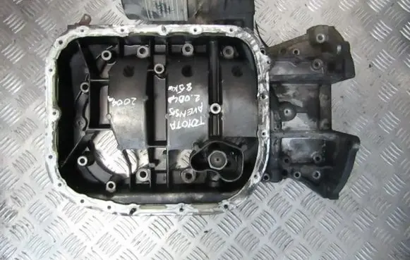 Toyota Avensis T250 Oil sump