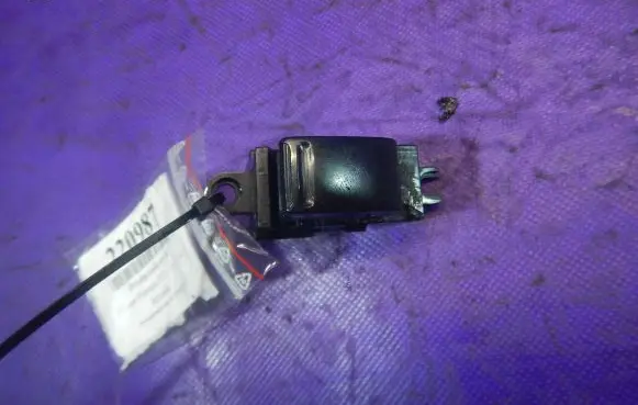 Nissan Primera Quarter vent window switch 
