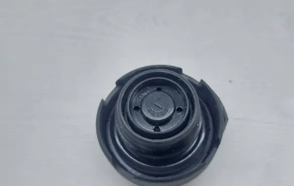 Audi A3 S3 8P Fuel tank filler cap 1J0201553S