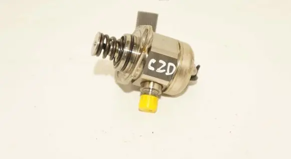 Audi A3 S3 8V Fuel injection high pressure pump 0261520573