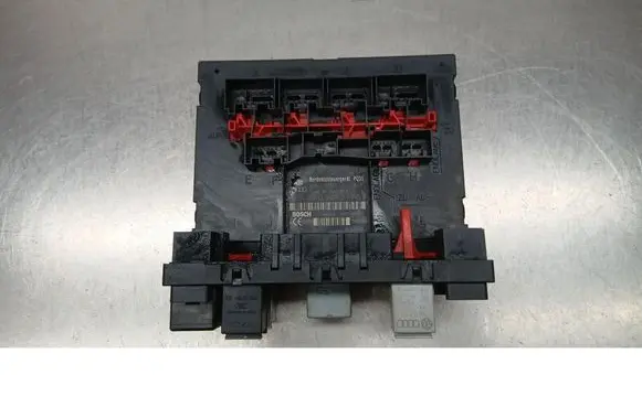 Audi A3 S3 8P Comfort/convenience module 8P0907279A