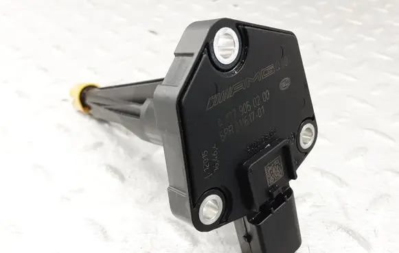 Mercedes-Benz C AMG W205 Oil level dip stick A1779050200 1779050200 6PR011617