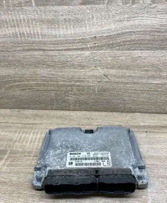 Opel Astra G Engine control unit/module 90589736 0281001670