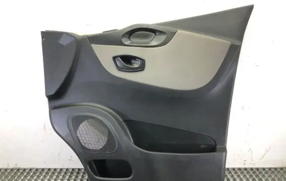 Renault Trafic III (X82) Front door card panel trim