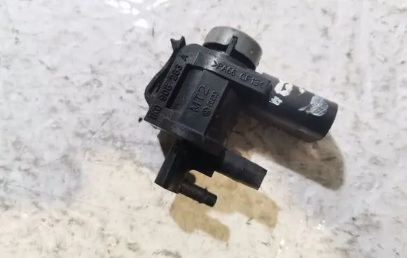 Volkswagen Golf VI Vacuum valve 1K0906283A