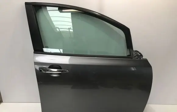 Nissan Leaf II (ZE1) Front door
