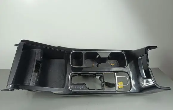 KIA Telluride Gear shifter surround trim plastic 84670S9000