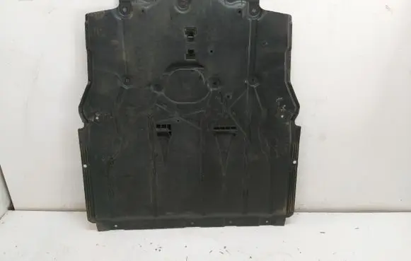 Mercedes-Benz GLA H247 Engine splash shield/under tray A2475202600