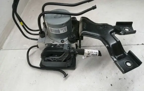 Hyundai i20 (GB IB) ABS Pump C858930550 6158945200