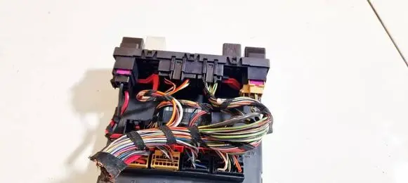 Volkswagen Golf V Fuse box set 3c0937049ae s2002