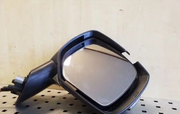 Subaru XV Front door electric wing mirror