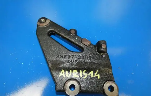 Toyota Auris E180 Engine mounting bracket 2568733021