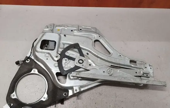 KIA Sportage Front door window regulator with motor 824700Z080