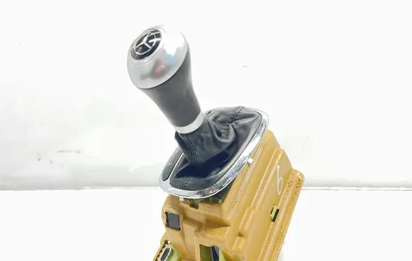 Mercedes-Benz C W203 Gear shifter/selector A2032678524