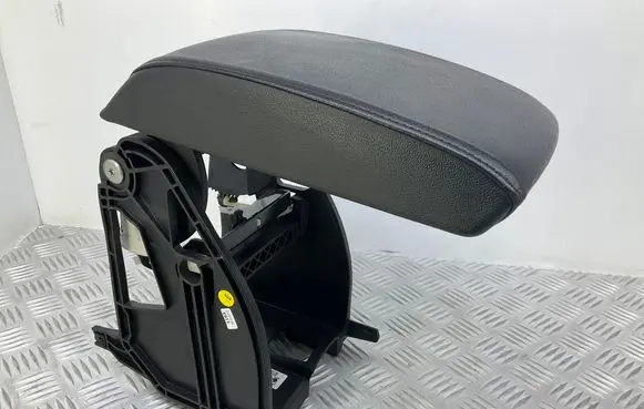 Skoda Octavia Mk3 (5E) Armrest 5E0864207