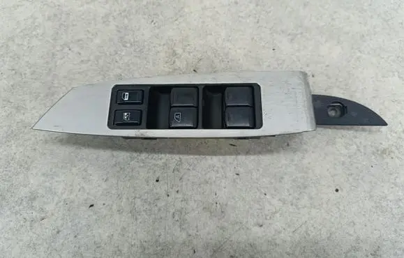 Nissan Murano Z50 Quarter vent window switch 254019W100