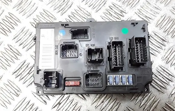 Citroen C6 Fuse module 9656148180