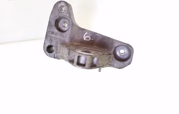 Volkswagen Transporter - Caravelle T5 Engine mounting bracket 7H0199207