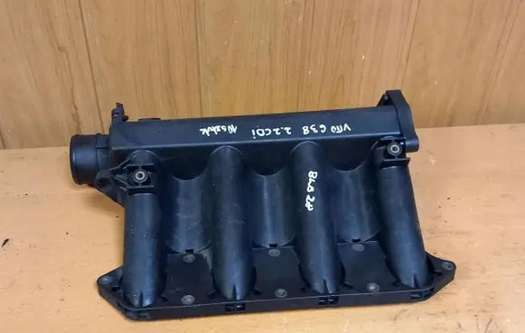 Mercedes-Benz Vito Viano W638 Intake manifold 6110900437