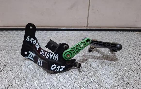 Skoda Octavia Mk3 (5E) Headlight/headlamp level sensor 5Q0907503