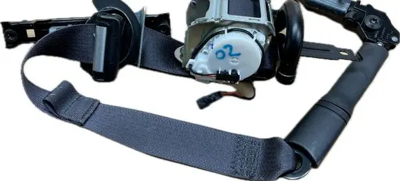 Cadillac Escalade IV Front seatbelt 84234037