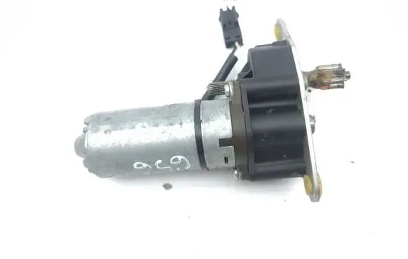 BMW X5 E53 Seat adjustment motor 8251629