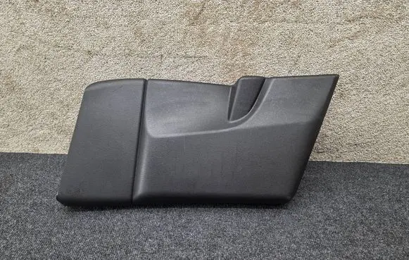 Maserati Levante (B) pillar trim (bottom) 670040376