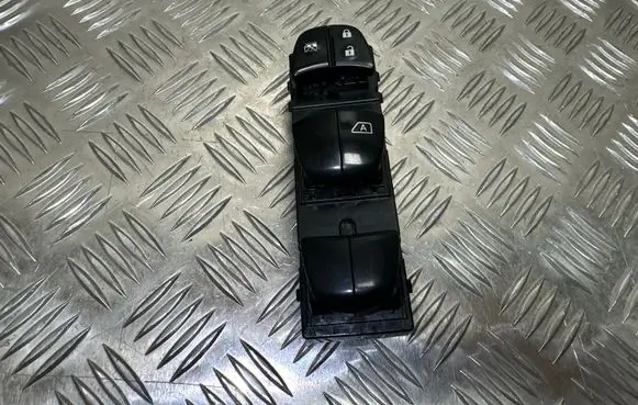 Nissan X-Trail T32 Electric window control switch 