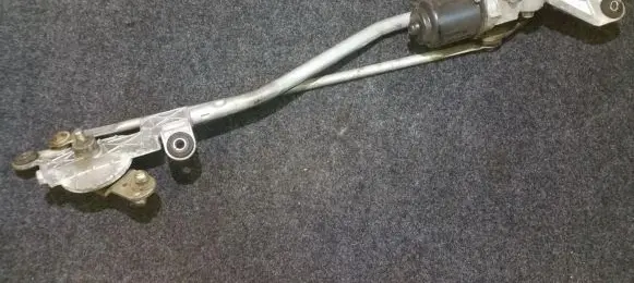 Mazda 2 Front wiper linkage and motor