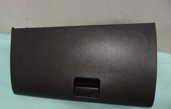 Mazda 6 Glove box 