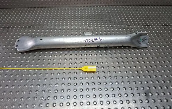 Tesla Model S Lower shock absorber bracket S25165938 100361700C