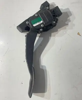 Mitsubishi Colt CZ3 Accelerator throttle pedal A4543000104 MR955216 6PV00886602