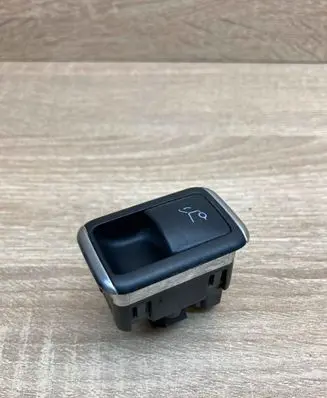 Mercedes-Benz ML W166 Tailgate opening switch A1668707610 10022012