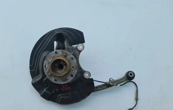 BMW M3 e92 Front wheel hub spindle knuckle 2283435