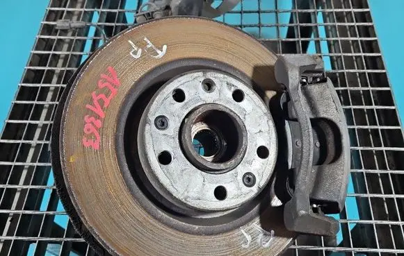 Peugeot 308 Front wheel hub spindle knuckle IMPRK1551363