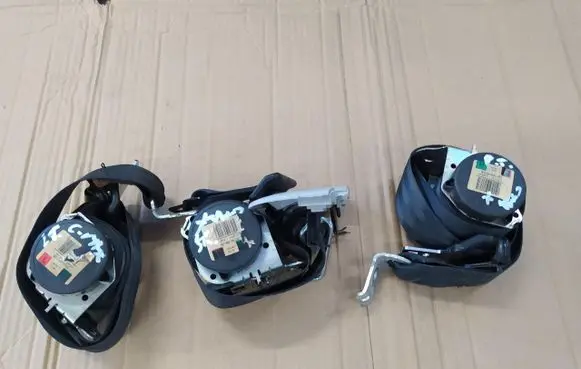 Ford Focus C-MAX Seat belt trim 