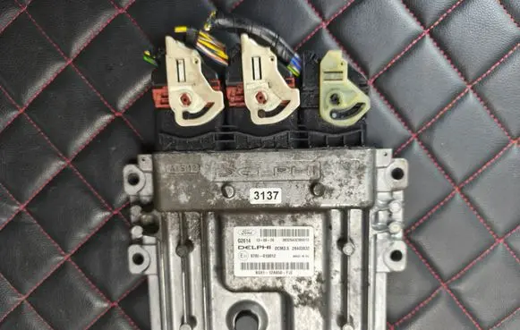 Ford Mondeo MK IV Engine control unit/module ECU BG9112A650FJE 28403832 3832SA32380013