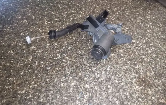 Audi A4 S4 B7 8E 8H Tailgate exterior lock 8E0827573