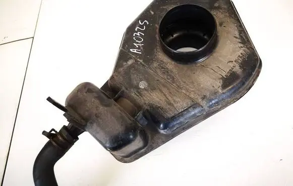 Intake resonator
