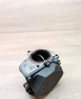 Volkswagen Golf V Throttle valve 03g128063a