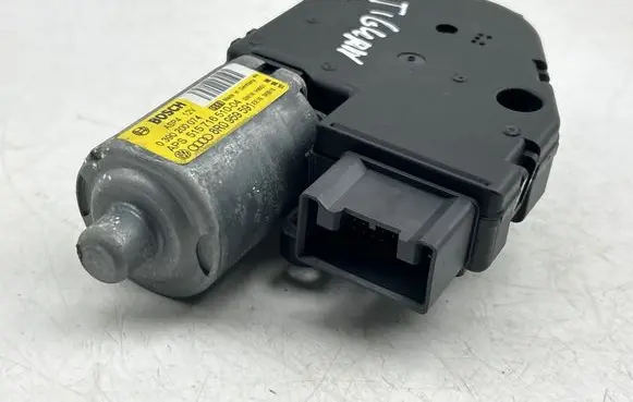 Volkswagen Tiguan Sunroof motor/actuator 0390200074 8R0959591 51571651004