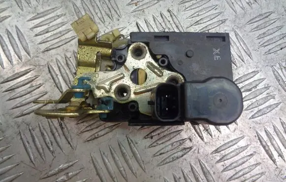 Chevrolet Lacetti Front door lock