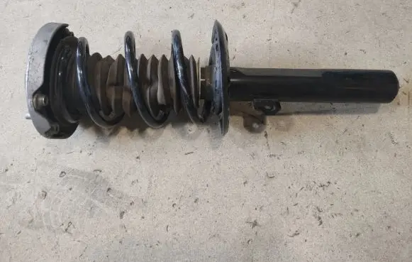 BMW 1 F40 Front shock absorber with coil spring 6877062