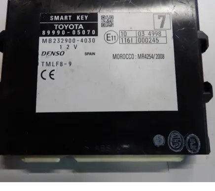 Toyota Avensis T270 Other control units/modules 8999005070 MB2329004030