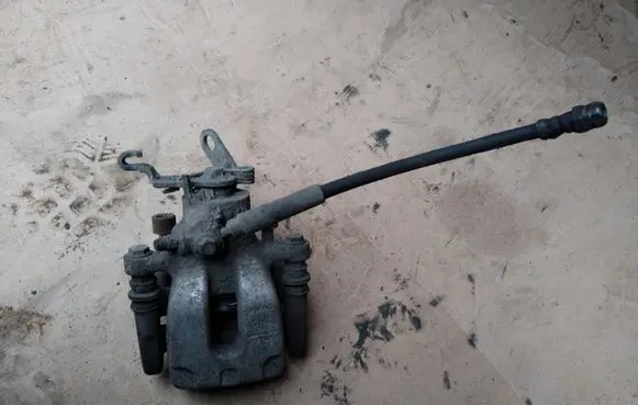 Skoda Octavia Mk3 (5E) Rear brake caliper