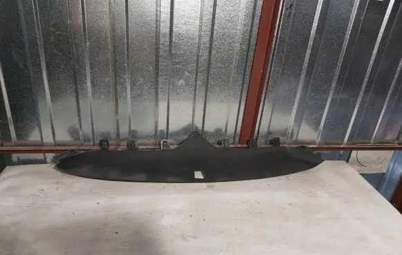 Tesla Model X Intercooler air channel guide 104702100E